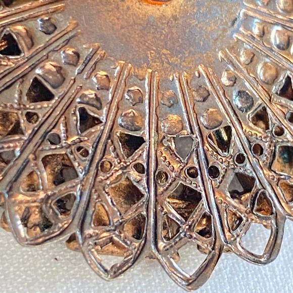 Vintage Round Brooch Copper Glitter Marbled White Stones Pinwheel Design - Picture 8 of 9